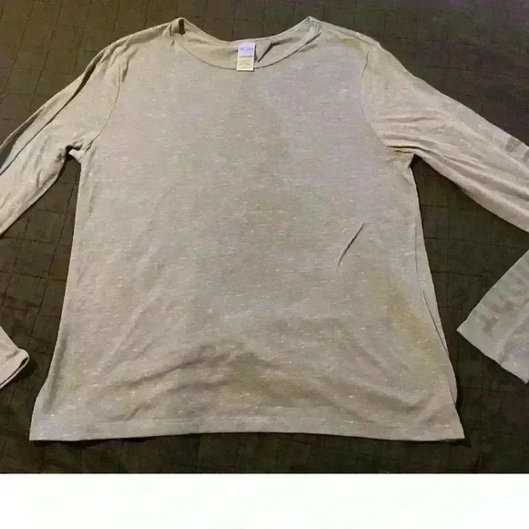 Victoria Sport Women's Top Split Back Long Sleeve Gray w/ Sleeve Logo - Picture 5 of 6